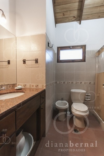 Casa En Pinares, 3 Dormitorios - Ref: 43196