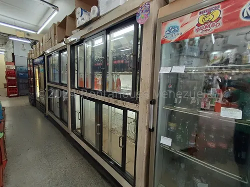 Fondo Comercio Negocio En Venta En Zona De Alto Trafico Av Ayacucho Con Cavas Cuartos Exhibidores Inventario Estef 25-4870