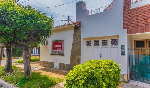 Casa De 3 Ambientes Con Terraza Y Cochera En Olivos