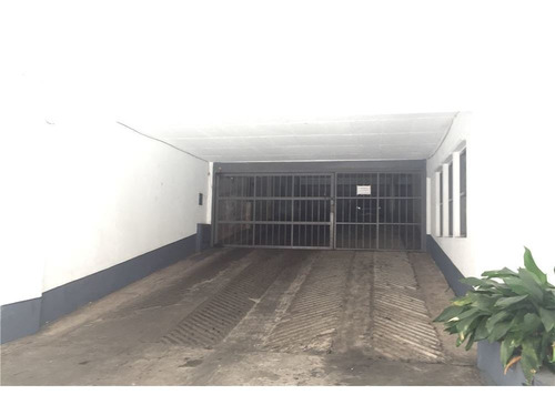 Imagen 4 de 18 de Venta / Alquiler Cochera Zona Centro