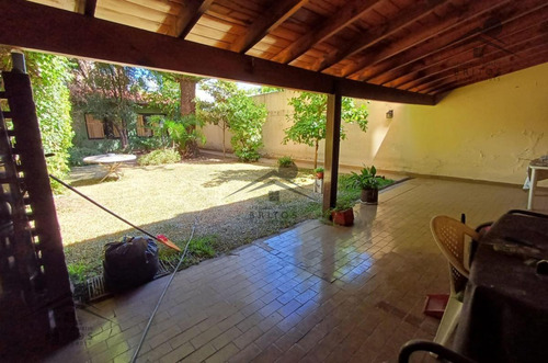 Venta De Imponente Y Solido Chalet En El Centro De Ramos Mejía!