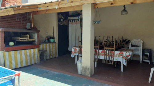 Hermosa Oportunidad Casa 4amb Y Amplio Patio - Casa Venta