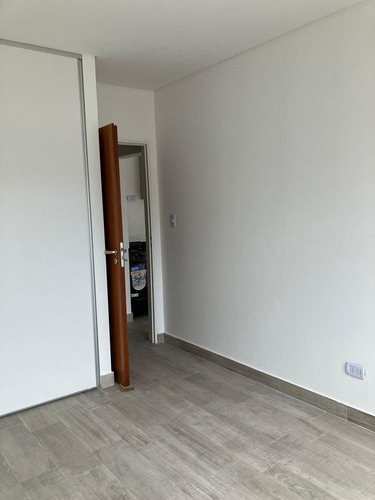 Venta De Departamento Dos Ambientes Caseros