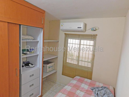 Maritza Lucena Rentahouse Trae Para Ti En Venta Hermosa, Conservada, Acogedora Casa Al Este De Barquisimeto, Amplio Jardín, Cocina En Mampostería, Cantv, Internet, Agua Constante, Piso De Cerámica .