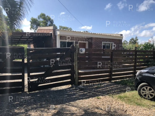 Casa En Alquiler Anual En El Tesoro, La Barra, Uruguay