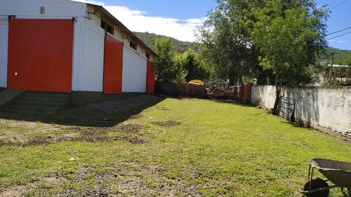 Imagen 3 de 15 de Galpón Con Oficina Sobre Carcano. Galpón En Venta. - 700 M². 250 M² Cub.
