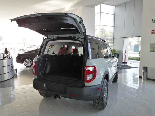 Imagen 5 de 14 de Ford Bronco Badlands 4x4 2021