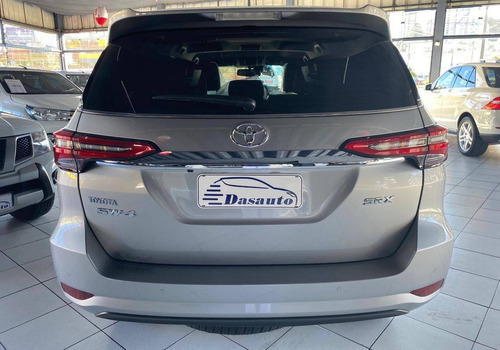 Imagem 6 de 13 de Toyota Hilux Sw4 2.8 D-4d Turbo Diesel Srx 7l 4x4