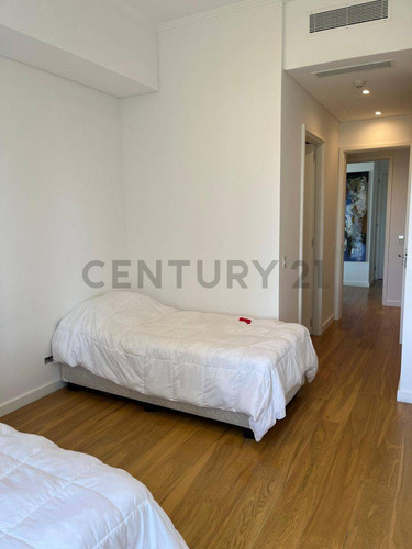 Venta Depto. Alvear Tower 2 Suites + Dependencia Y Cochera