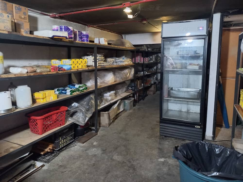 Venta Excelente Fondo De Comercio De Panadería Ubicada En Colinas De Bello Monte. Inf. Ma. Fda. Varela