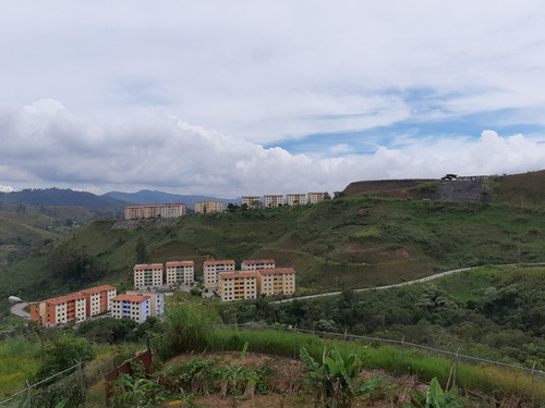 Imagen 2 de 10 de Venta De Apartamento En Los Teques Urb. Los Altos Verdes Rz