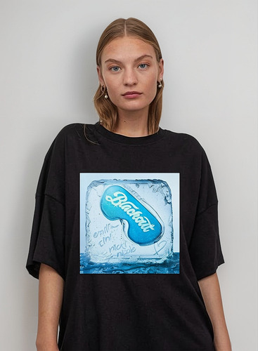 Remera Unisex Emilia Blackout Portada Nicki Nicole Tini