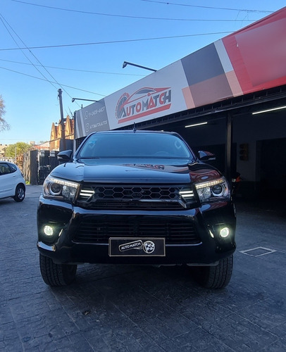 Imagen 3 de 17 de Toyota Hilux 2016 2.8 Cd Srx 177cv 4x4 At