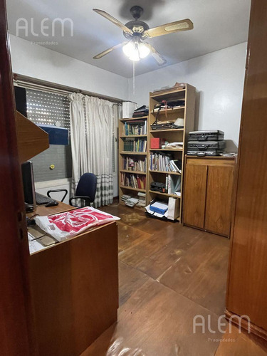 Casa En Venta Moron - 5 Ambientes - Pileta, Quincho, Parque Y 2 Coch