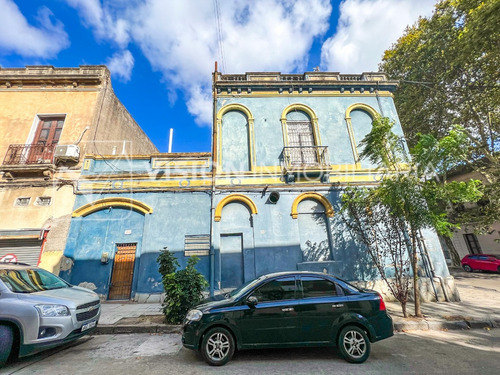 Oportunidad Venta Padron Unico Local De 71 M2 Y 5 Mts De Altura Baños Con Vivienda De Altos 61 M2 Ambientes Enormes Cocina Y Baño Completo Terraza Patio Balcones Barrio De Los Judíos Arenal Grande