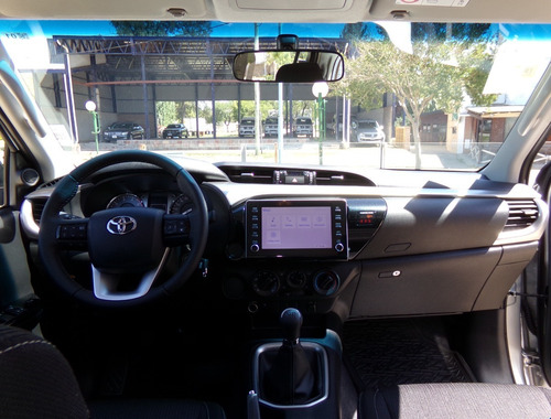 Imagen 8 de 10 de Toyota Hilux D/cabina 2.4 Tdi M/t Sr 4x2 0km My2023