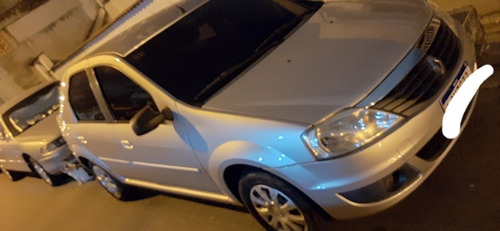Imagem 3 de 11 de Renault Logan 2012 1.0 16v Expression Hi-flex 4p