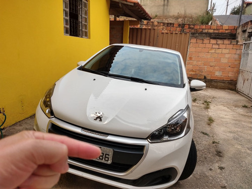 Imagem 1 de 8 de Peugeot 208 2017 1.2 Active Flex 5p