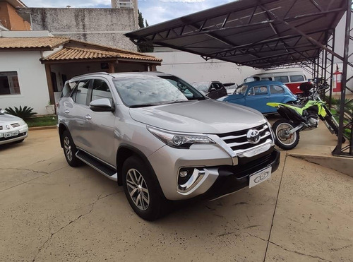Toyota Hilux Sw4 2.8 Srx 4x4 7 Lugares 16v Turbo