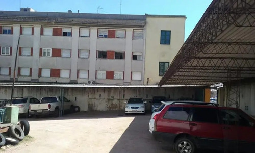 Venta De Edificio En Ciudad Vieja Y Parking
