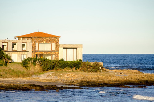 Venta Casa 5 Dormitorios C/piscina La Barra Sobre El Mar (ref: Atm-140)