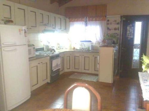 Imagen 3 de 6 de Venta Casa Dos Familias