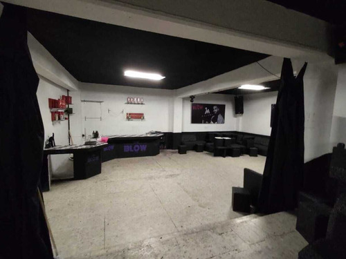 Venta Salón De Eventos Como Bodega O Plaza, Colonia Romero Rubio Cc