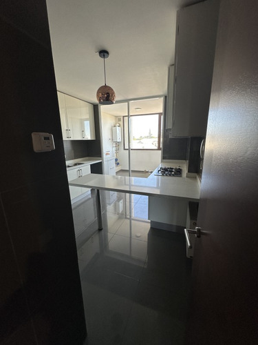 3 Dorm, 3 Baños, Más Servicio, 2 Estacionamientos Y Bodega