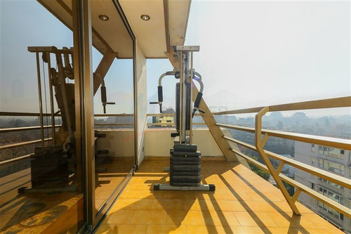 Imagen 25 de 30 de Departamento En Venta De 3 Dormitorios En Vitacura