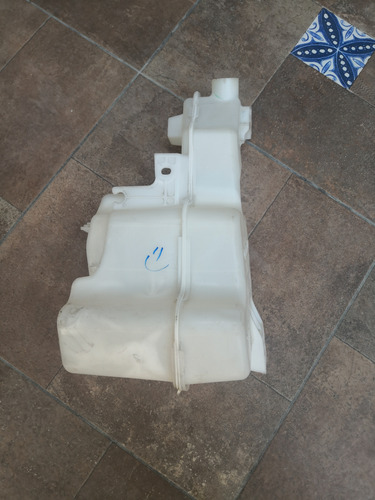 Deposito De Chisgueteros Para Chevrolet Tracker 2021-2022 (Usado)
