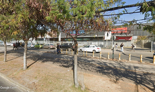 Stripcenter Concha Y Toro, Local 6, 127 M2
