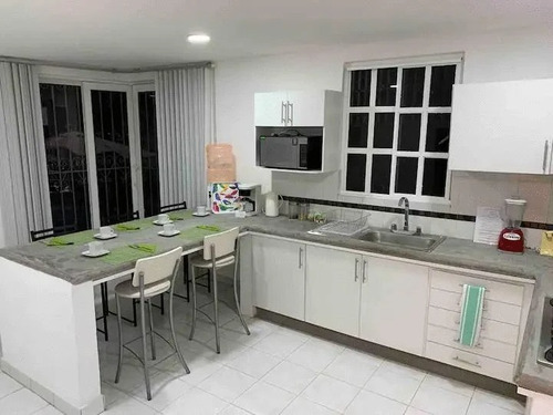 Imagen 4 de 20 de Venta De Casa En Cuernavaca Con Alberca Privada.