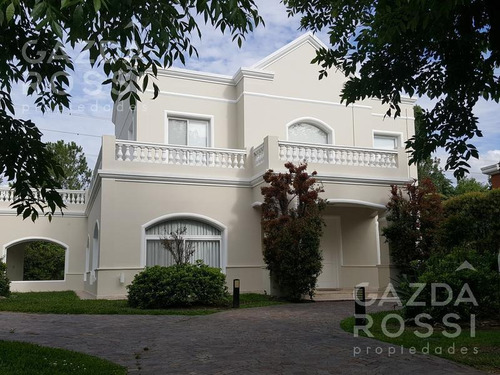 Imponente Propiedad En Barrio Privado Solar Del Bosque, Canning
