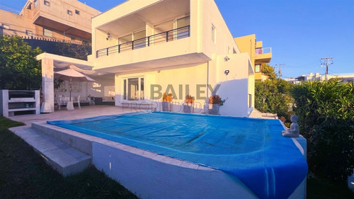 Casa El Encanto Se Arriendan 5d/5b Vista Espectacuar