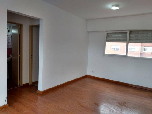 Imagen 3 de 14 de Venta De Depto De 2 Dormitorios 56 E9 Y 10