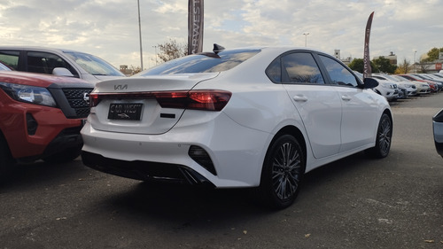Kia Cerato 2.0 Sx At6