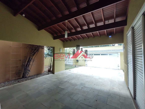 Imagem 9 de 30 de Casa Alto Padrão Com Excelente Localização. Oportunidade Única! - V5803