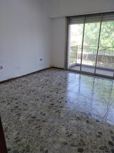 Venta Local Con Depto 3 Ambientes Monte Grande