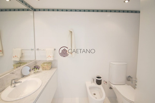 Imagen 19 de 23 de Venta De Excelente Apartamento De 3 Suites Más Dependencia Frente A Playa Brava, Punta Del Este. - Punta Del Este Brava