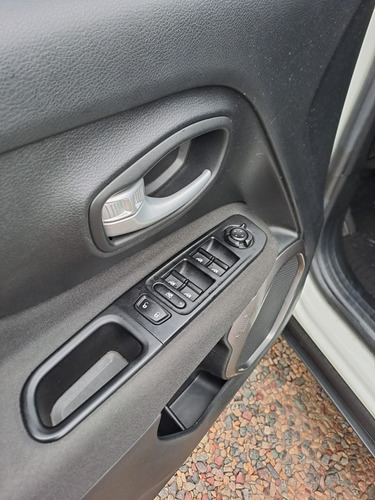 Jeep Renegade 1.8 Sport At6