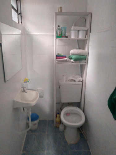 Imagen 15 de 21 de Casa De 5 Ambientes En 2 Plantas A Refaccionar En Muy Buena Zona De Olivos .