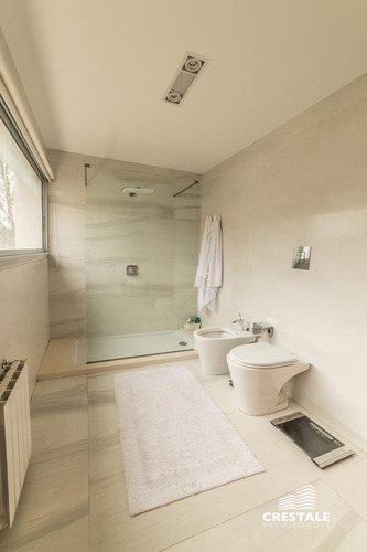 Casa 3 Dormitorios Muy Amplios En Venta - Kentucky, Funes