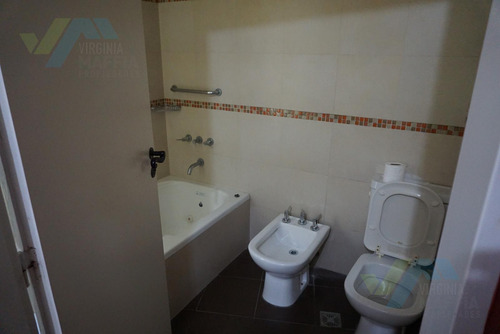 Vmaffia Propiedades Alquila Casa En C.c. Los Troncos. Anual.