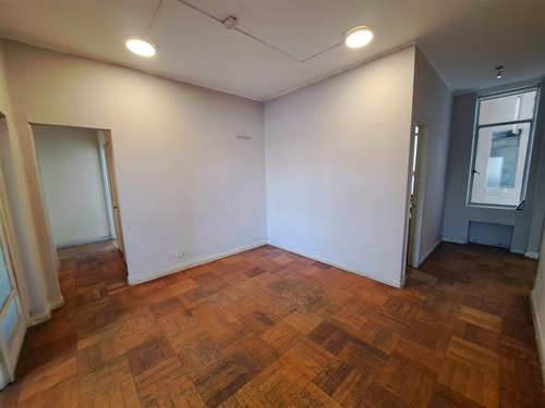 Departamento En Venta De 4 Dorm. En Paseo Bulnes, Santiago