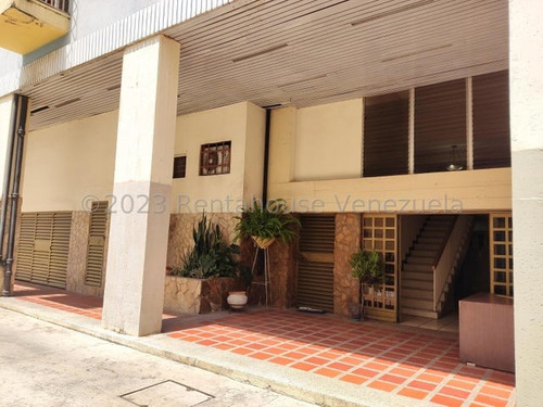 Imagen 20 de 30 de Apartamento En Venta En Av Pedro Leon Torres Barquisimeto De 125 Mts Con Una Excelente Distribución Entre 4 Habitaciones, 3 Baños, Cocina, Comedor, Sala Y Área De Balcón Gabriela C.