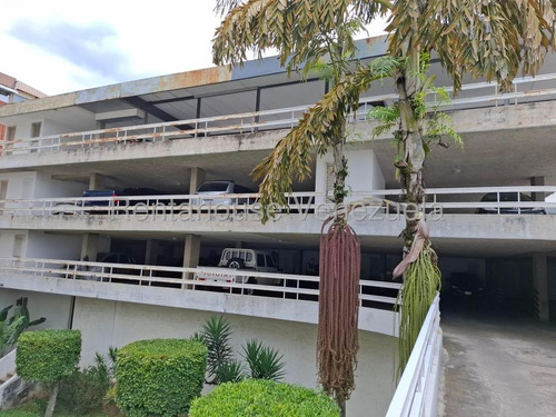 Apartamento Para Ejecutivos O Pareja Sola En Alquiler, En Sector Tranquilo De San Bernardino. Agenda Tu Cita