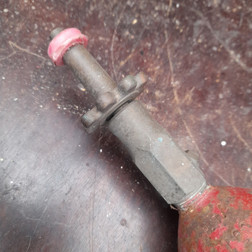 Imagem 6 de 9 de Extintor Calibrador De Pneu Carro Antigo No Estado