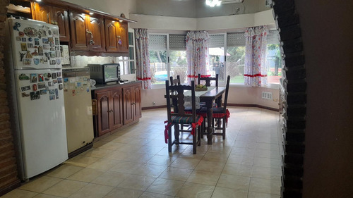 Venta Casa Parque Las Naciones 5 Ambientes Pileta Climatizada Guernica