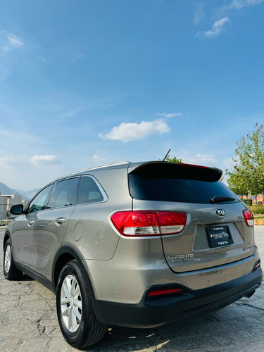 Kia Sorento 2.4 Lx At