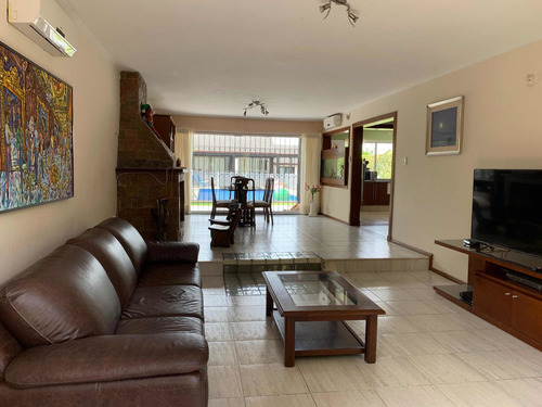 Alquiler Casa Con Piscina A Metros Del Mar Solymar